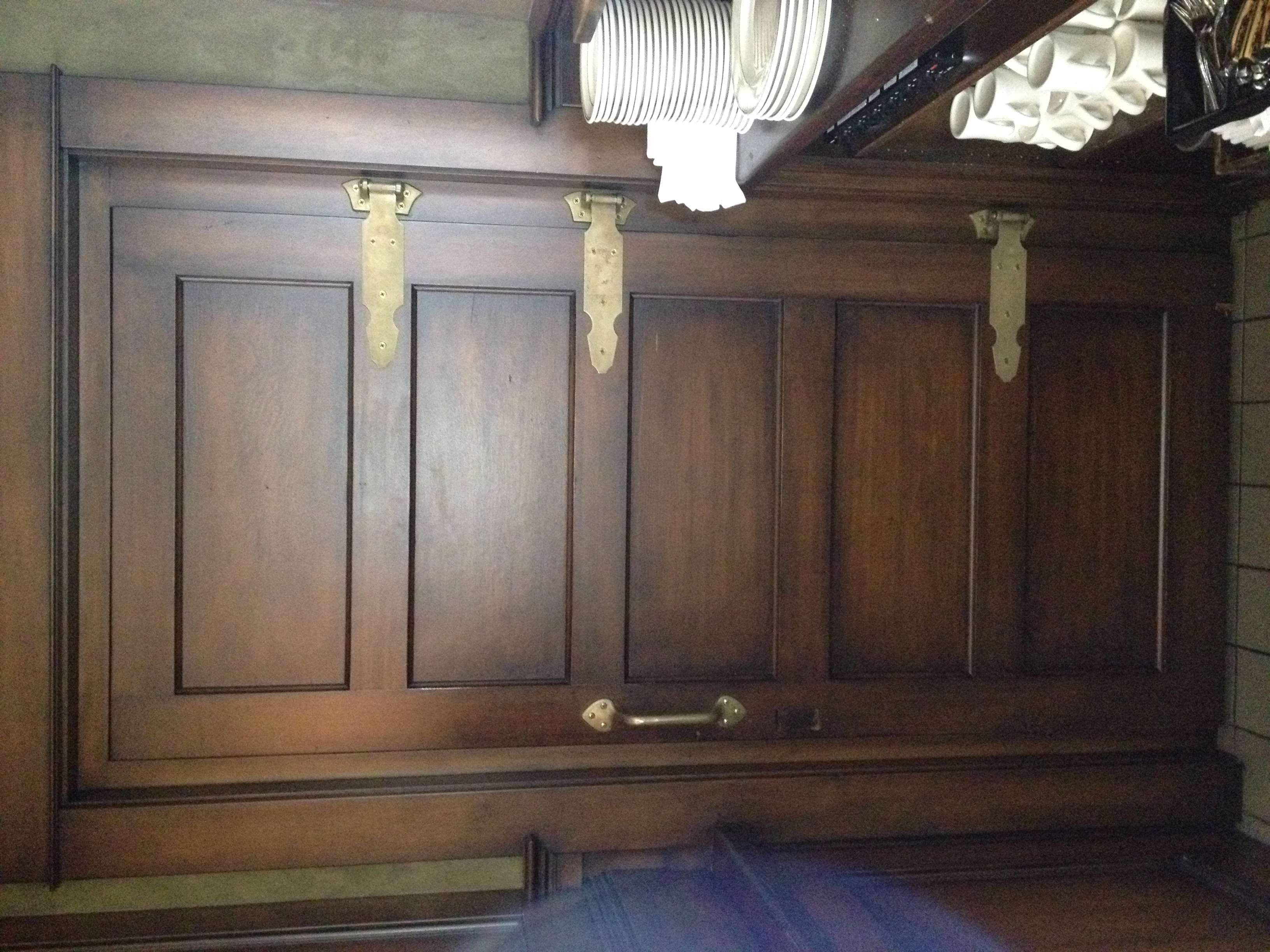 Flush Door with a Wooden Overlay